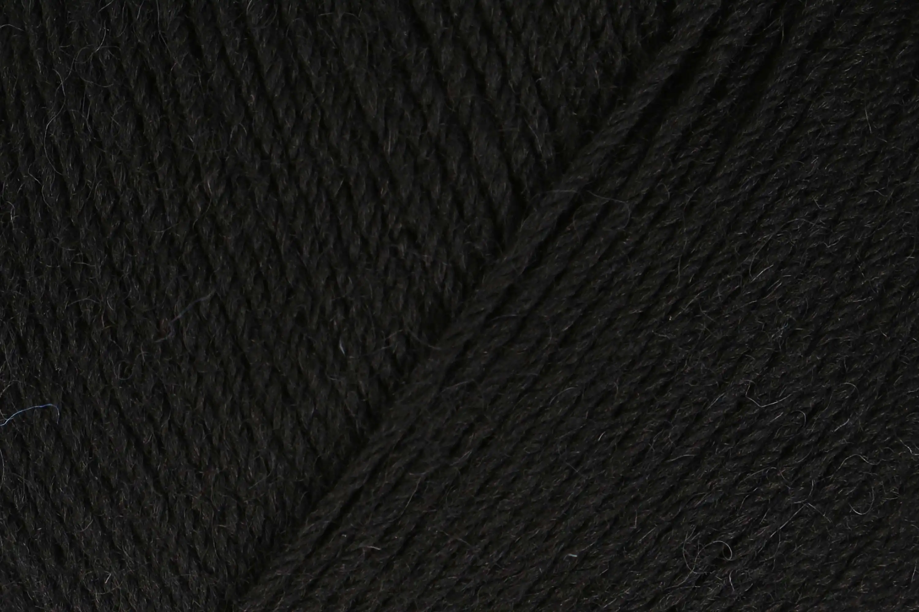 Regia 4-Ply Uni 2066 Černá 210m/50g