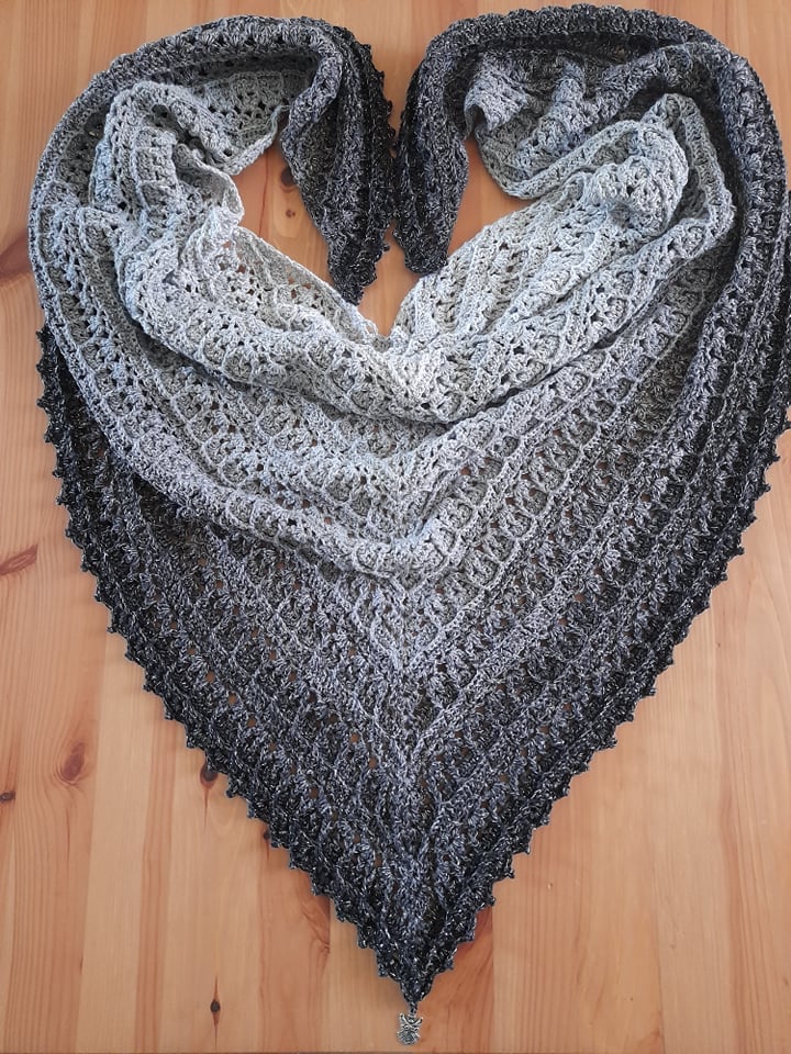 Noční hvězda 3-nitka 1000m s lurexem